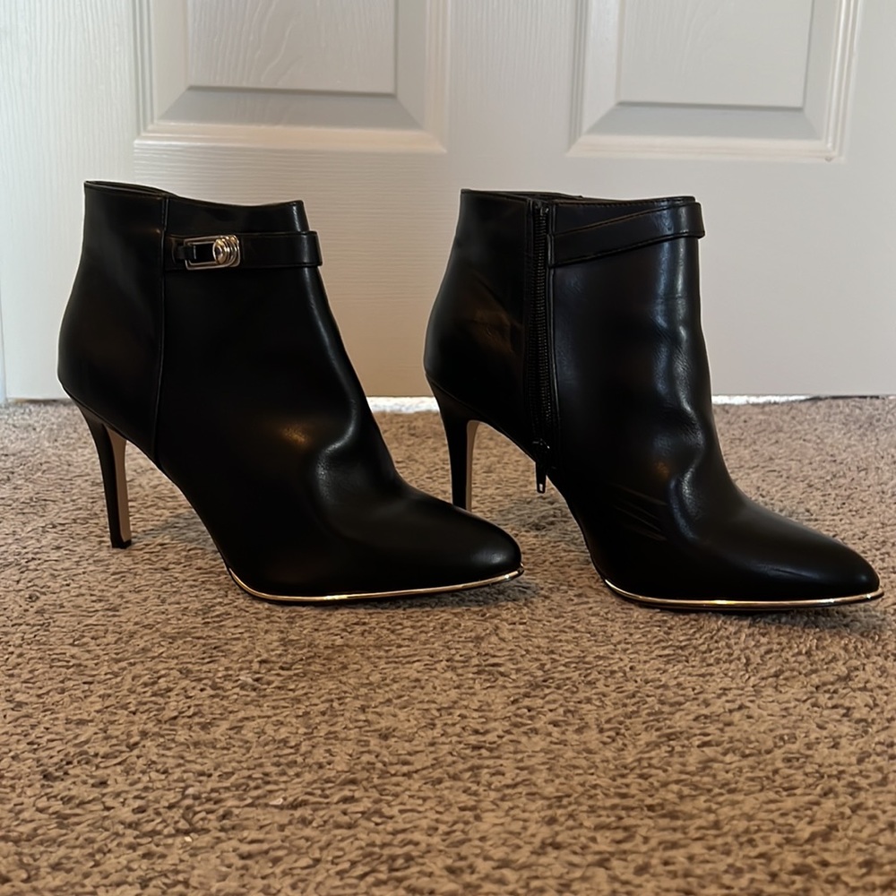 Heeled booties